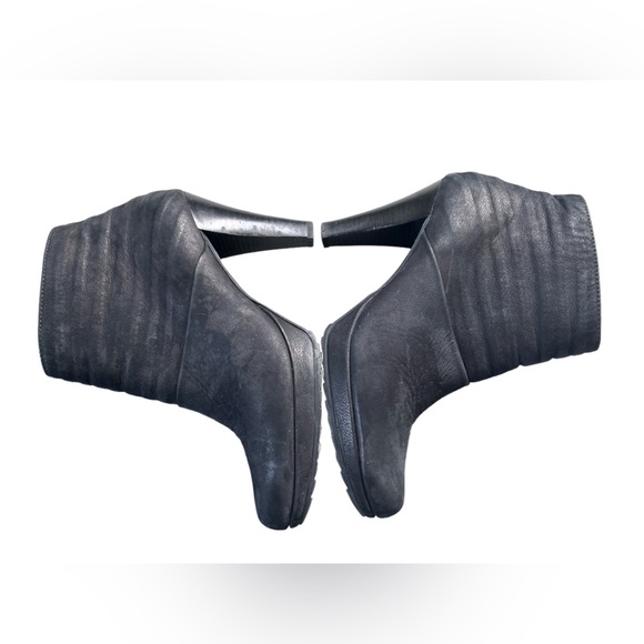 Paul Green Black Leather Zip Up Stacked Heel Ankle Boot, 7.5, Made in Austria - Picture 6 of 9